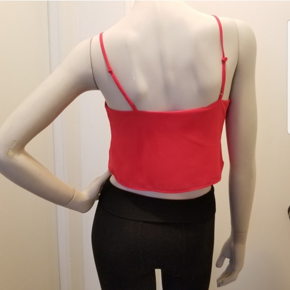 Express Crop Top - Picture 4 of 5
